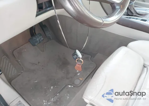 2011 Cadillac Srx Luxury Collection z USA, uszkodzony, nr VIN 3GYFNDEY2BS640671